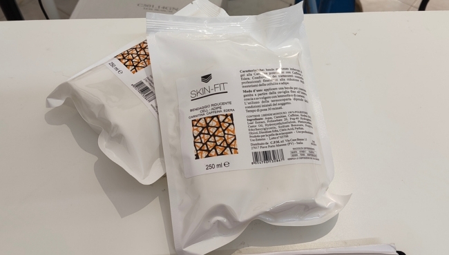 Bendaggio Riducente SkinFit da 250ml con Carnitina, Caffeina, Edera